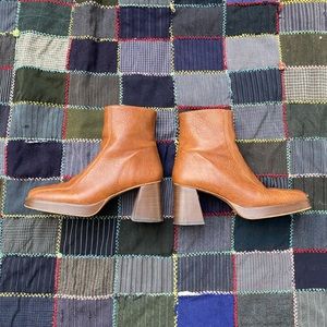 UO London platform boots 40